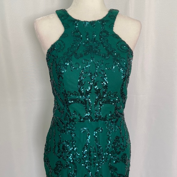 City Vibe Sleeveless High-Neck Sequin Pattern Long - Picture 5 of 11